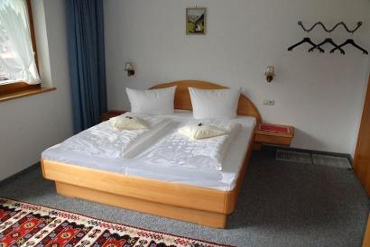 Zimmer mit Doppelbett